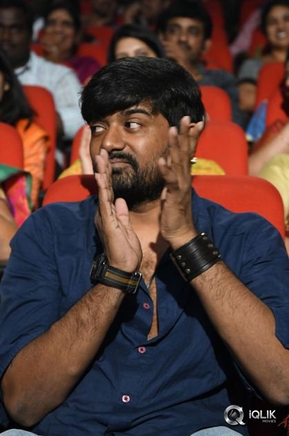 Aatadukundam-Raa-Movie-Audio-Function